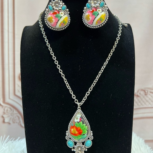 Jewelry - Women’s Set- 18” Floral Teardrop Beaded Necklace with Earrings